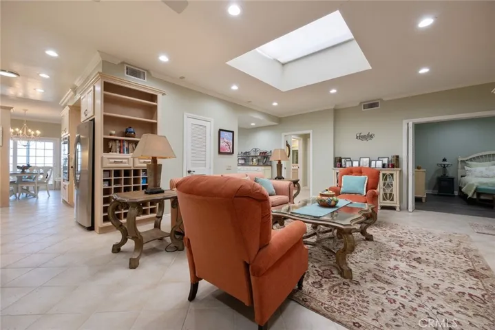 884 W Highpoint Drive, Claremont, California 91711