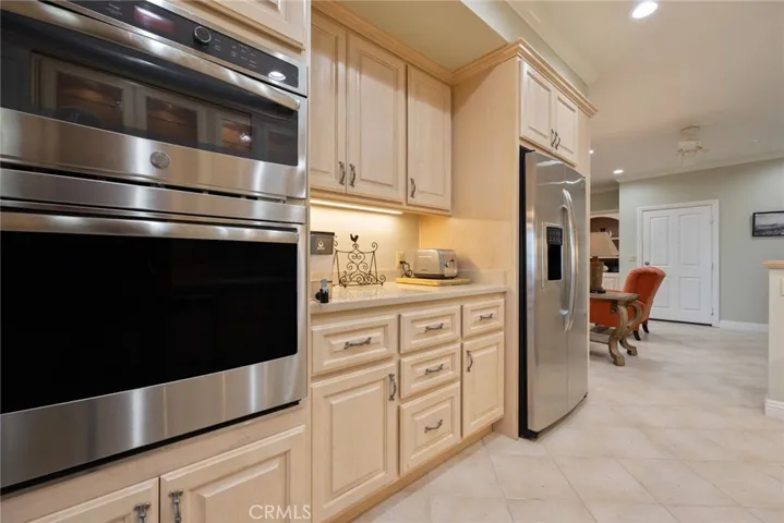 884 W Highpoint Drive, Claremont, California 91711