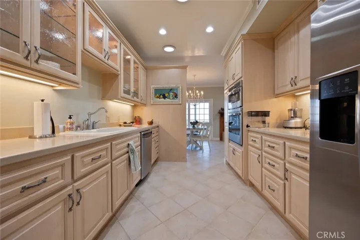884 W Highpoint Drive, Claremont, California 91711