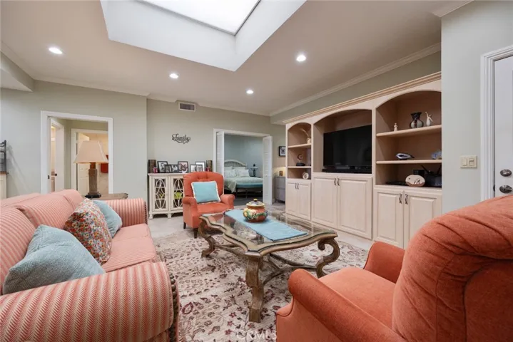 884 W Highpoint Drive, Claremont, California 91711