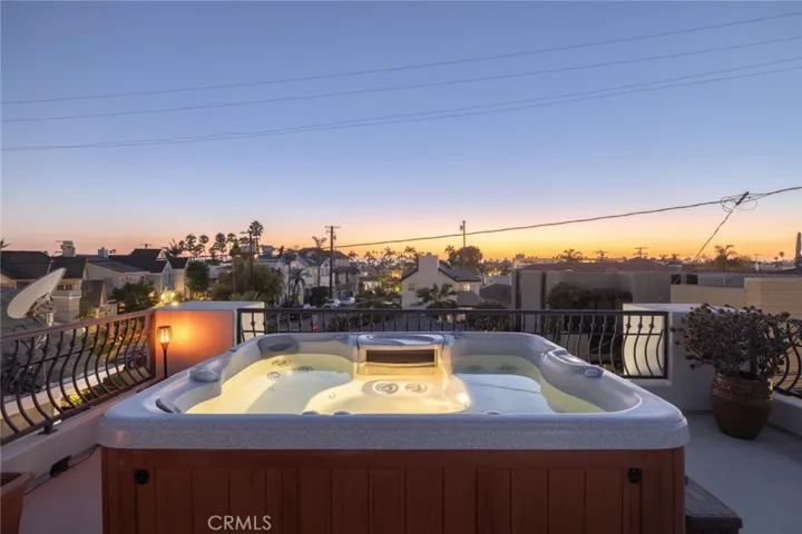 162 Rivo Alto Canal, Long Beach, California 90803