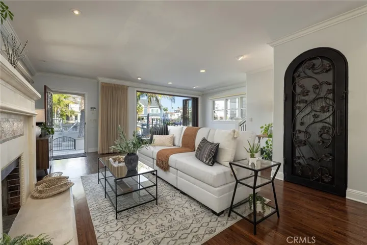 162 Rivo Alto Canal, Long Beach, California 90803