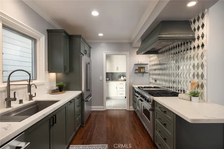162 Rivo Alto Canal, Long Beach, California 90803