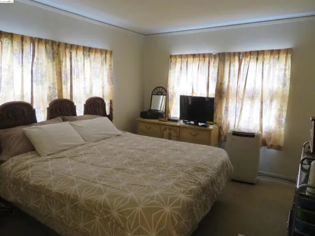 10524 Voltaire St, Oakland, California 94603
