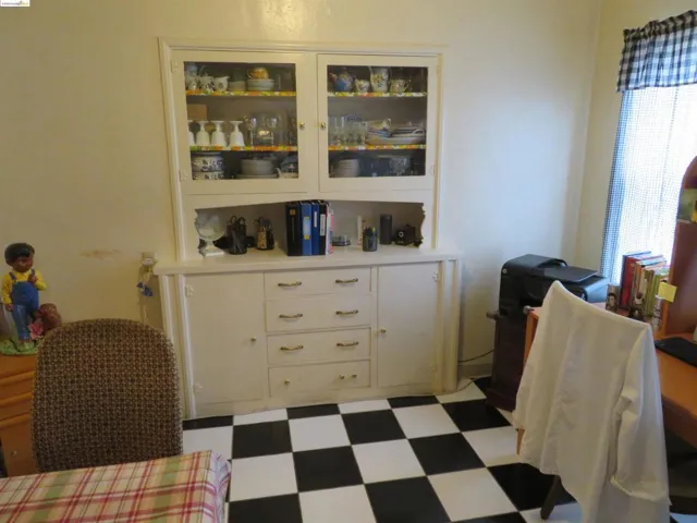 10524 Voltaire St, Oakland, California 94603