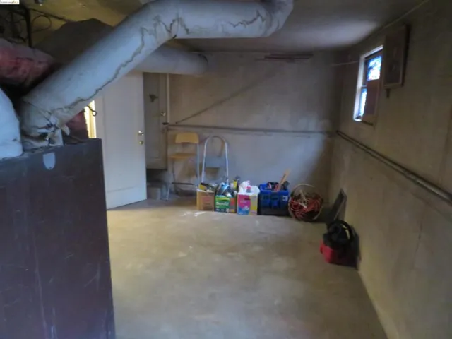 10524 Voltaire St, Oakland, California 94603