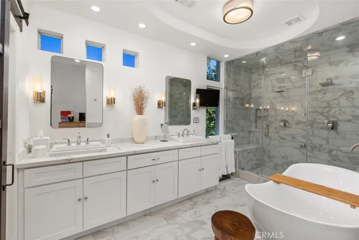 5532 Spinnaker Bay Drive, Long Beach, California 90803