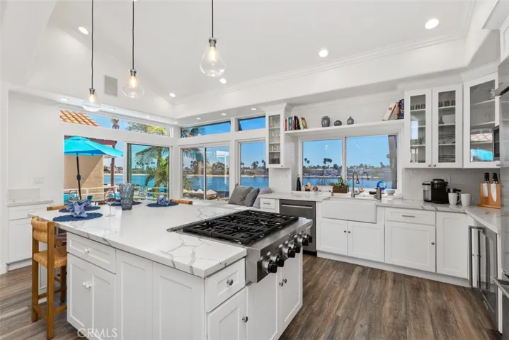 5532 Spinnaker Bay Drive, Long Beach, California 90803