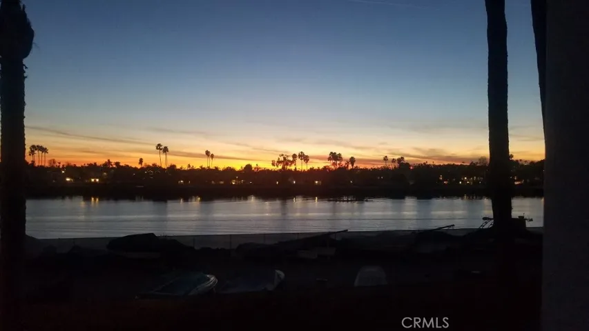 5532 Spinnaker Bay Drive, Long Beach, California 90803