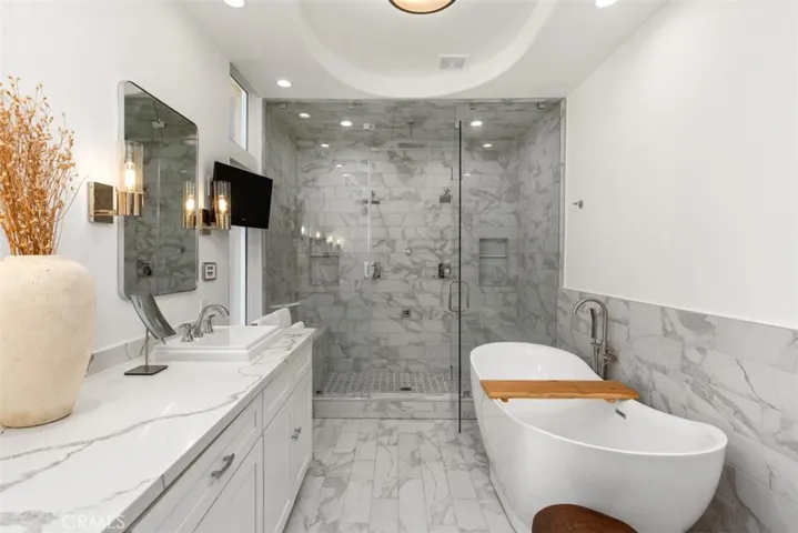 5532 Spinnaker Bay Drive, Long Beach, California 90803