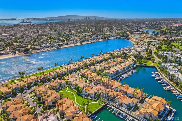 5532 Spinnaker Bay Drive, Long Beach, California 90803
