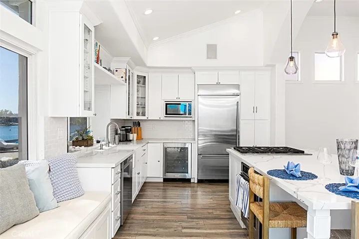 5532 Spinnaker Bay Drive, Long Beach, California 90803