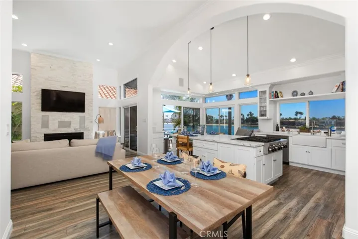 5532 Spinnaker Bay Drive, Long Beach, California 90803