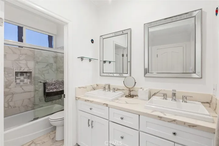 5532 Spinnaker Bay Drive, Long Beach, California 90803