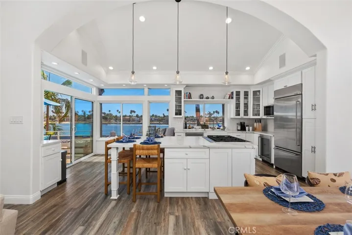 5532 Spinnaker Bay Drive, Long Beach, California 90803