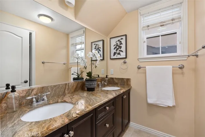 1822 W Meadowbrook Drive, Santa Ana, California 92704
