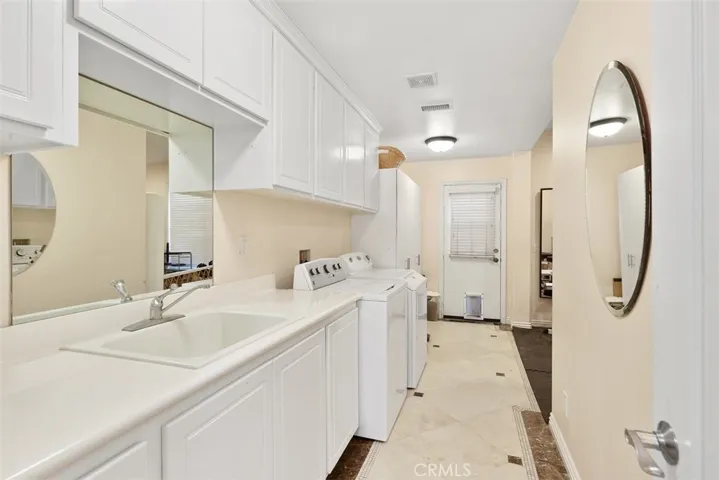 1822 W Meadowbrook Drive, Santa Ana, California 92704