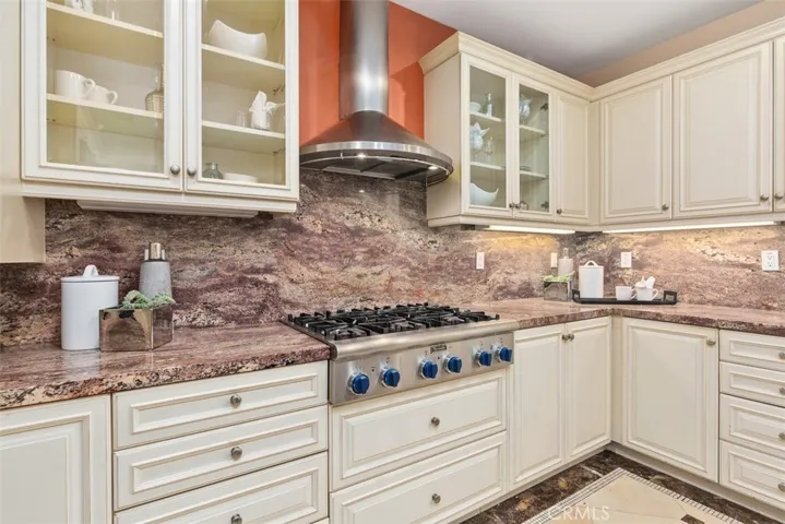 1822 W Meadowbrook Drive, Santa Ana, California 92704