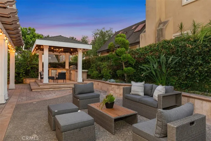 1822 W Meadowbrook Drive, Santa Ana, California 92704