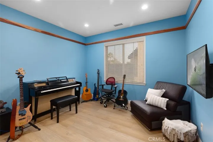 1822 W Meadowbrook Drive, Santa Ana, California 92704