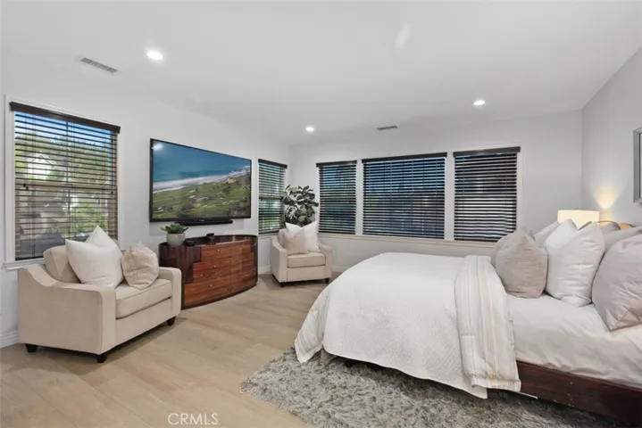 1822 W Meadowbrook Drive, Santa Ana, California 92704