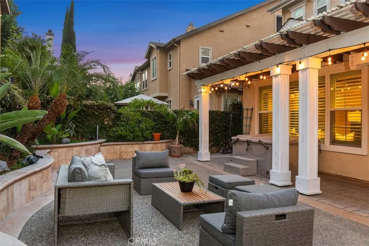 1822 W Meadowbrook Drive, Santa Ana, California 92704