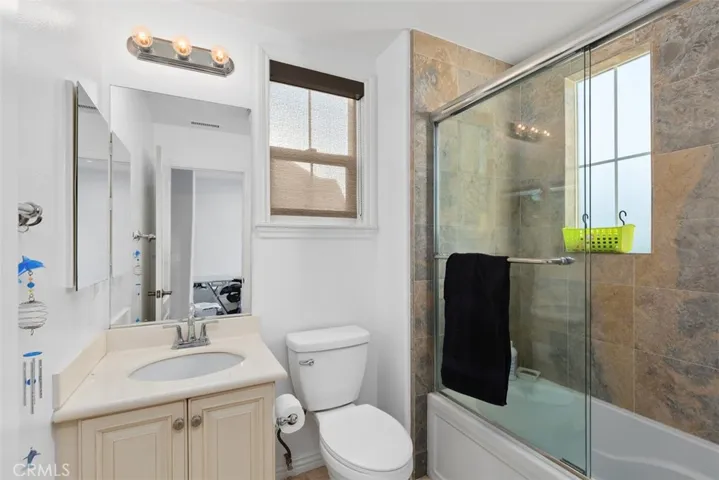1822 W Meadowbrook Drive, Santa Ana, California 92704