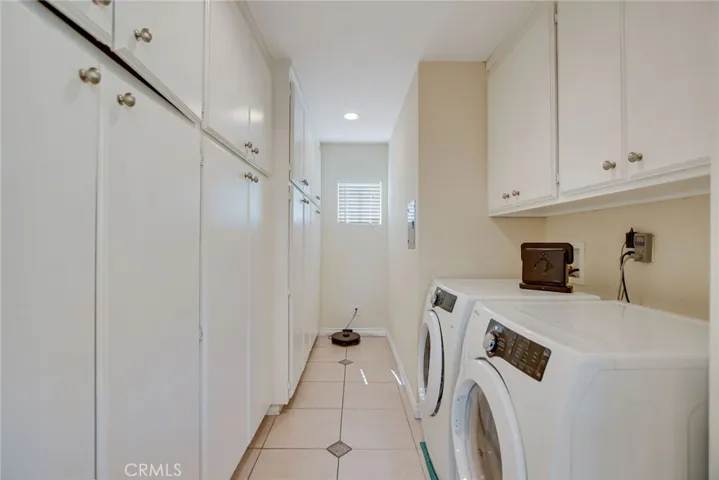 17729 Bullock Street, Encino, California 91316