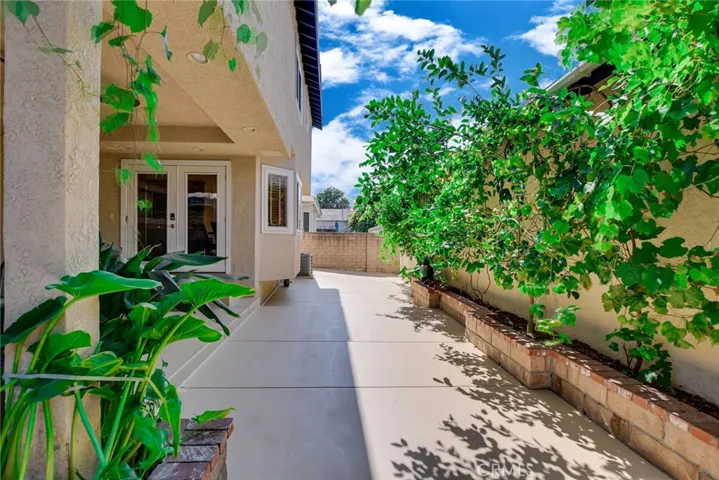 17729 Bullock Street, Encino, California 91316
