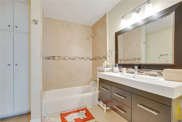 17729 Bullock Street, Encino, California 91316