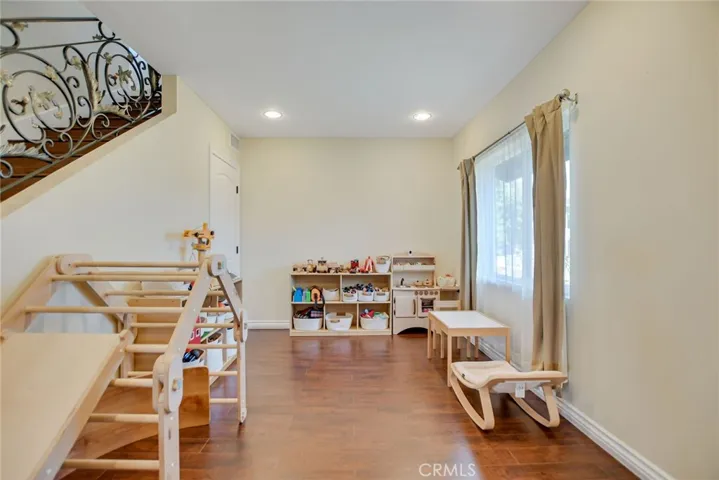 17729 Bullock Street, Encino, California 91316