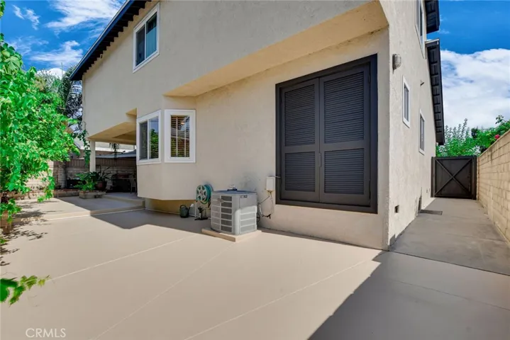 17729 Bullock Street, Encino, California 91316