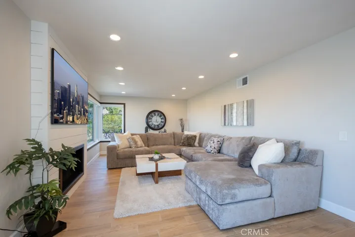 660 S Londerry Lane, Anaheim Hills, California 92807