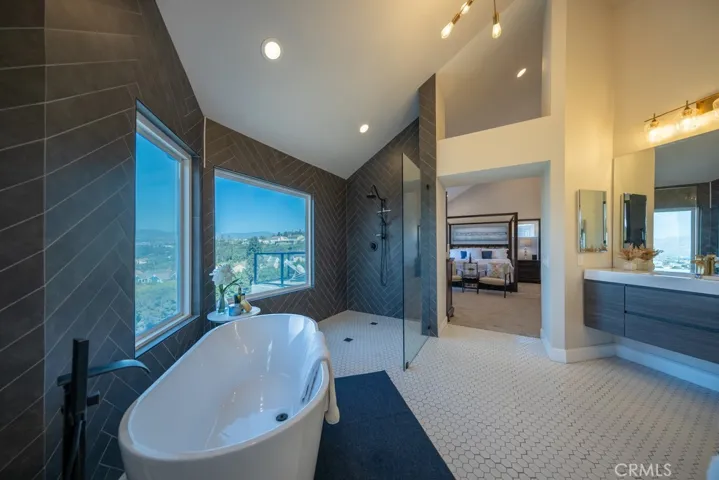 660 S Londerry Lane, Anaheim Hills, California 92807