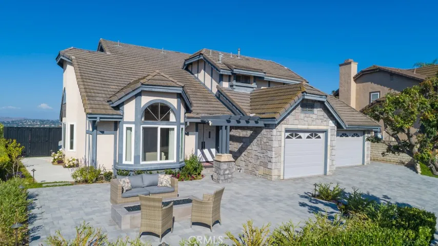 660 S Londerry Lane, Anaheim Hills, California 92807