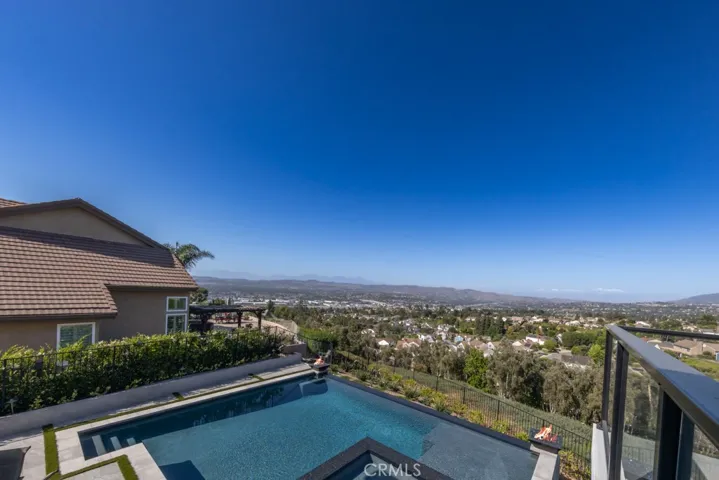 660 S Londerry Lane, Anaheim Hills, California 92807
