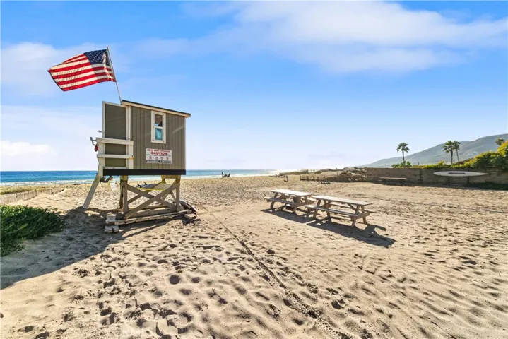 6216 Tapia Drive B, Malibu, California 90265
