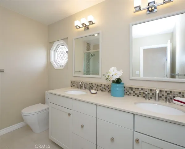 Bathroom2