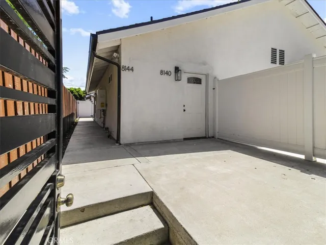 8140 Louise Ave, Northridge, California 91325