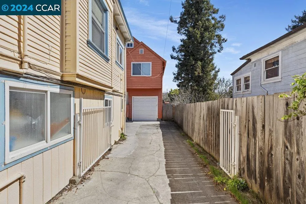 3134 Pleitner Ave, Oakland, California 94602 home-pic-8
