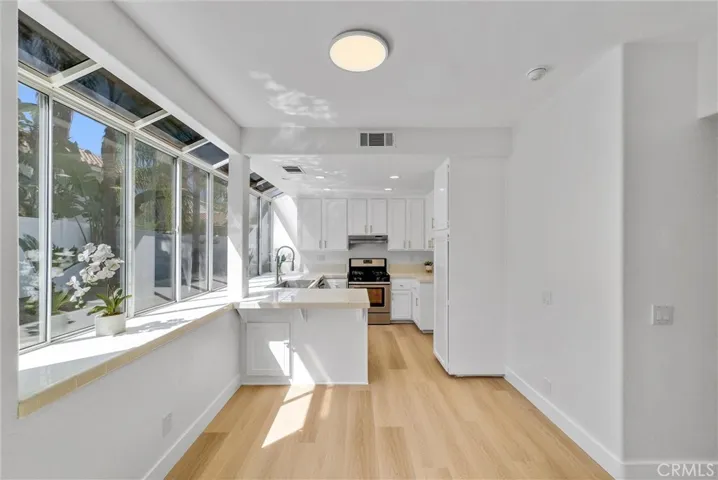 light and bright kitchen