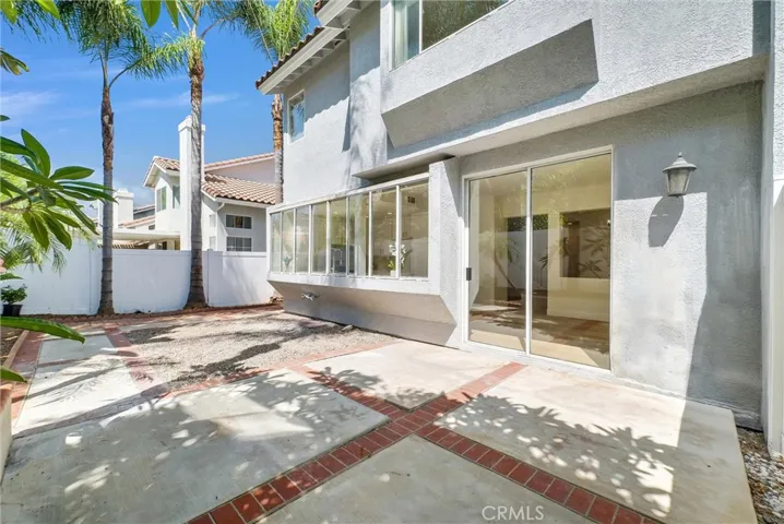 large patio yard perfect for entertaining