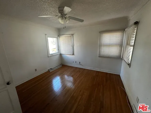 8915 S 8th Avenue, Inglewood, California 90305