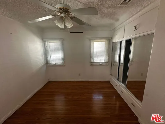 8915 S 8th Avenue, Inglewood, California 90305