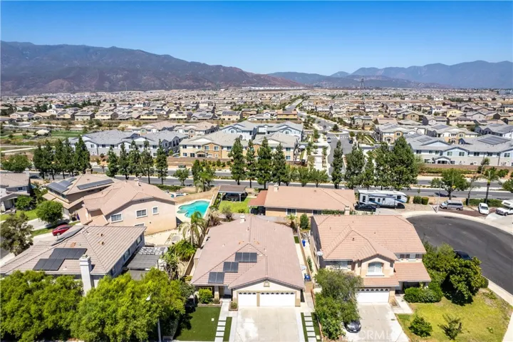 16652 Almaden Drive, Fontana, California 92336