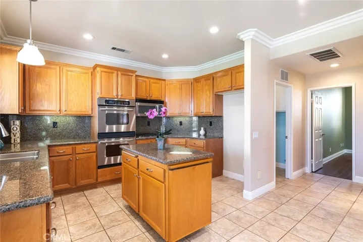 4264 Castlepeak, Corona, California 92883