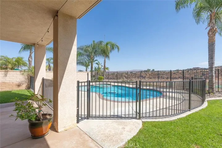 4264 Castlepeak, Corona, California 92883
