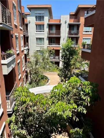 courtyard area
