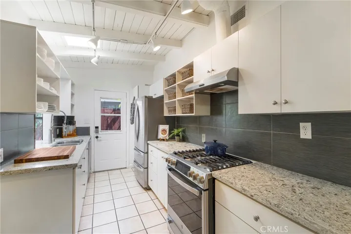 Front cottage kitchen