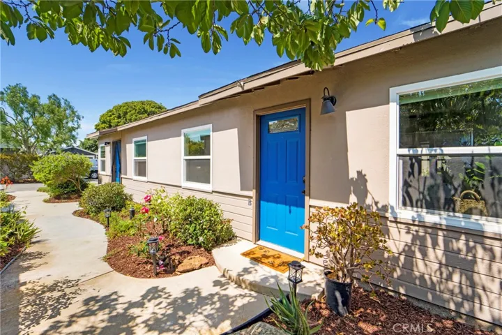 Duplex units 252A & 252B front courtyard